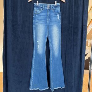 CHRISTOPHER HIGH RISE KAN CAN FLARE JEANS - MEDIUM WASH Size 1
